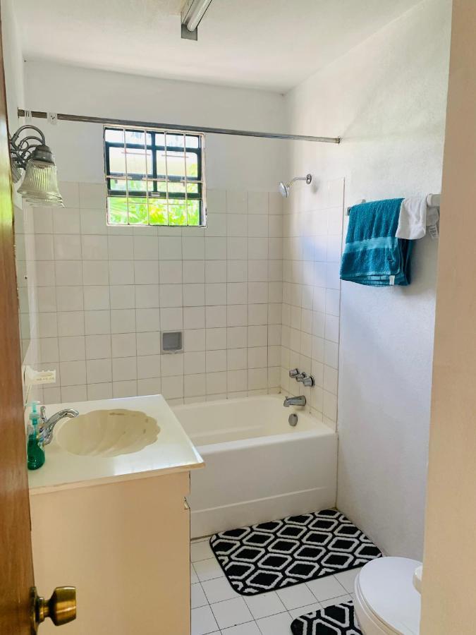 ברידג'טאון Ocean View Apartments מראה חיצוני תמונה