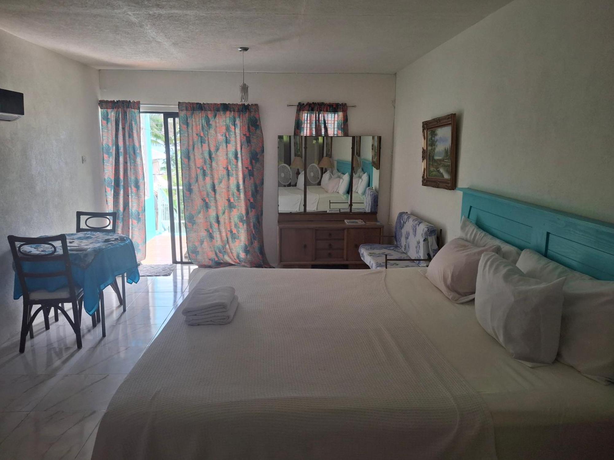 ברידג'טאון Ocean View Apartments מראה חיצוני תמונה