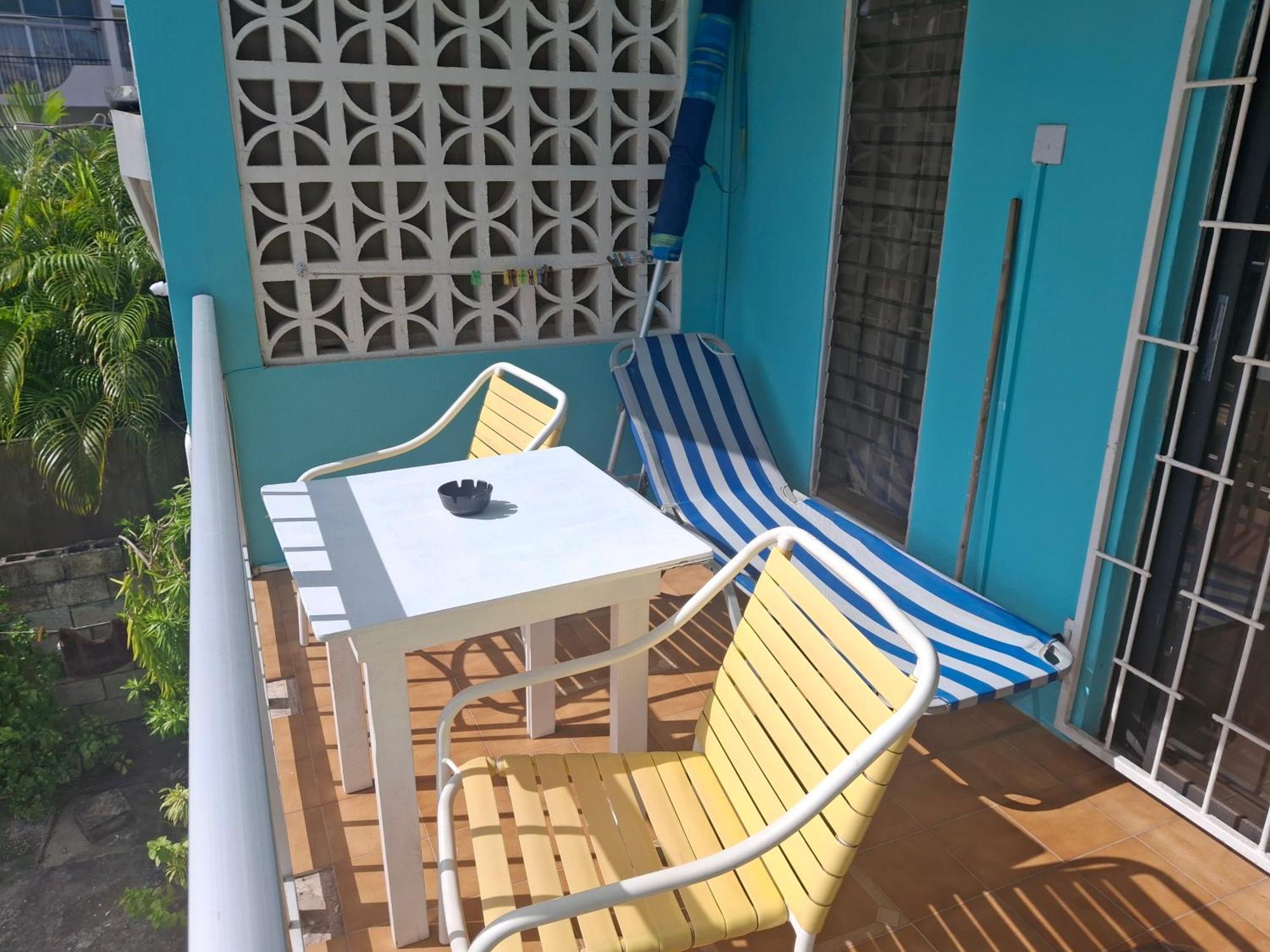 ברידג'טאון Ocean View Apartments מראה חיצוני תמונה